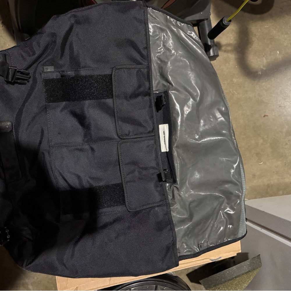 Incase Courier Collection Messenger Bag 2010 RARE VINTAGE - Picture 2 of 11